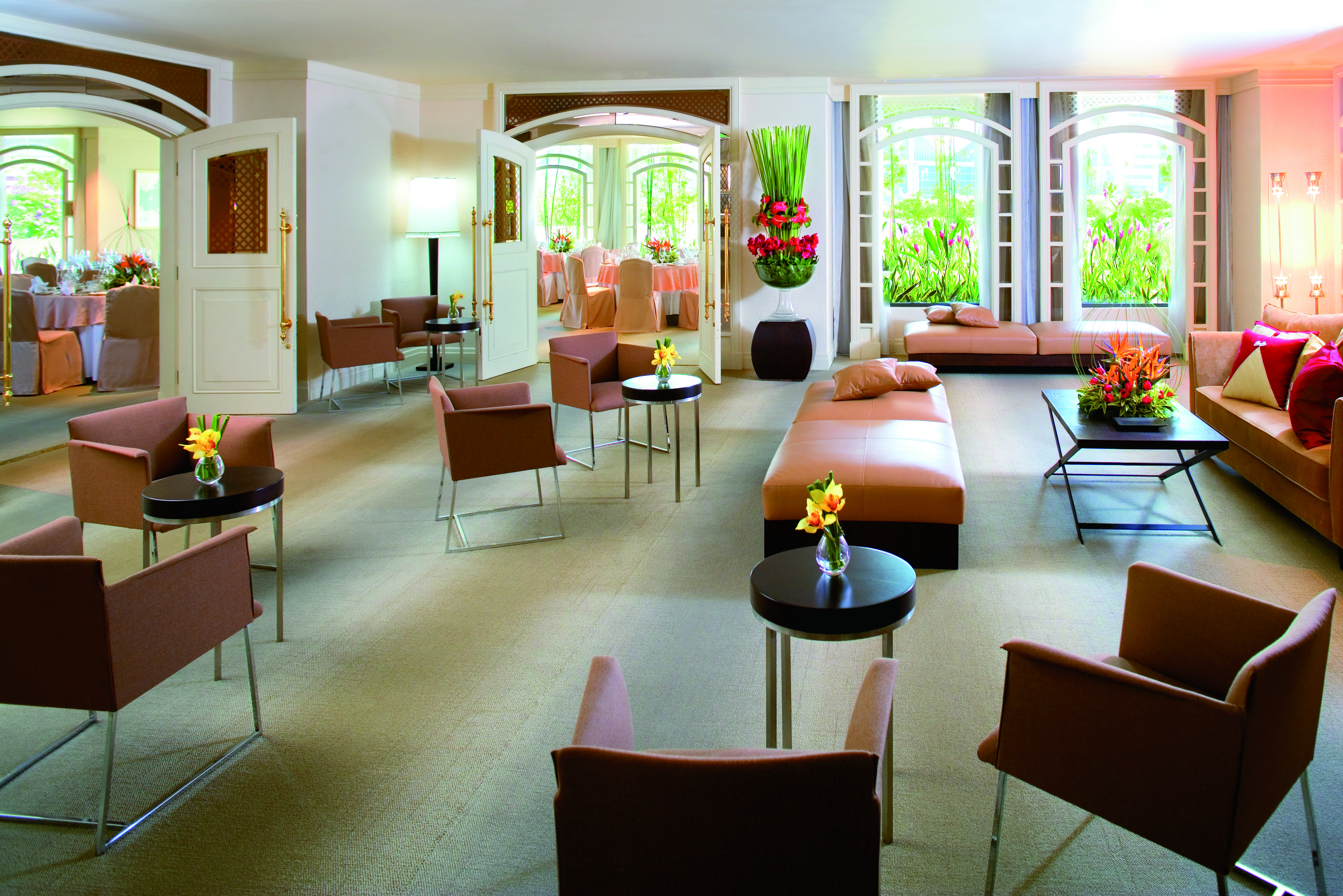 Mandarin Oriental Singapore garden suite event space lounge communal seating area