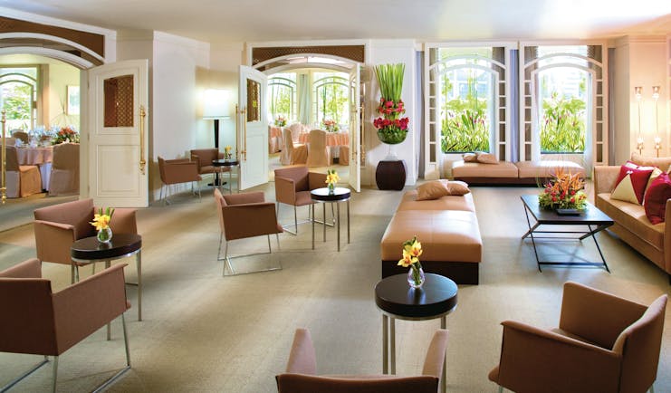 Mandarin Oriental Singapore garden suite event space lounge communal seating area