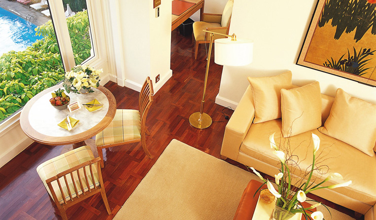 Mandarin Oriental Bangkok Thailand premier suite lounge pool view