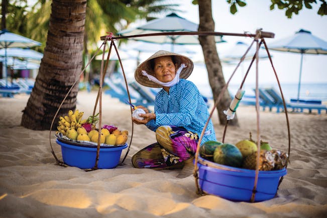 La Veranda Vietnam woman preparing fruit