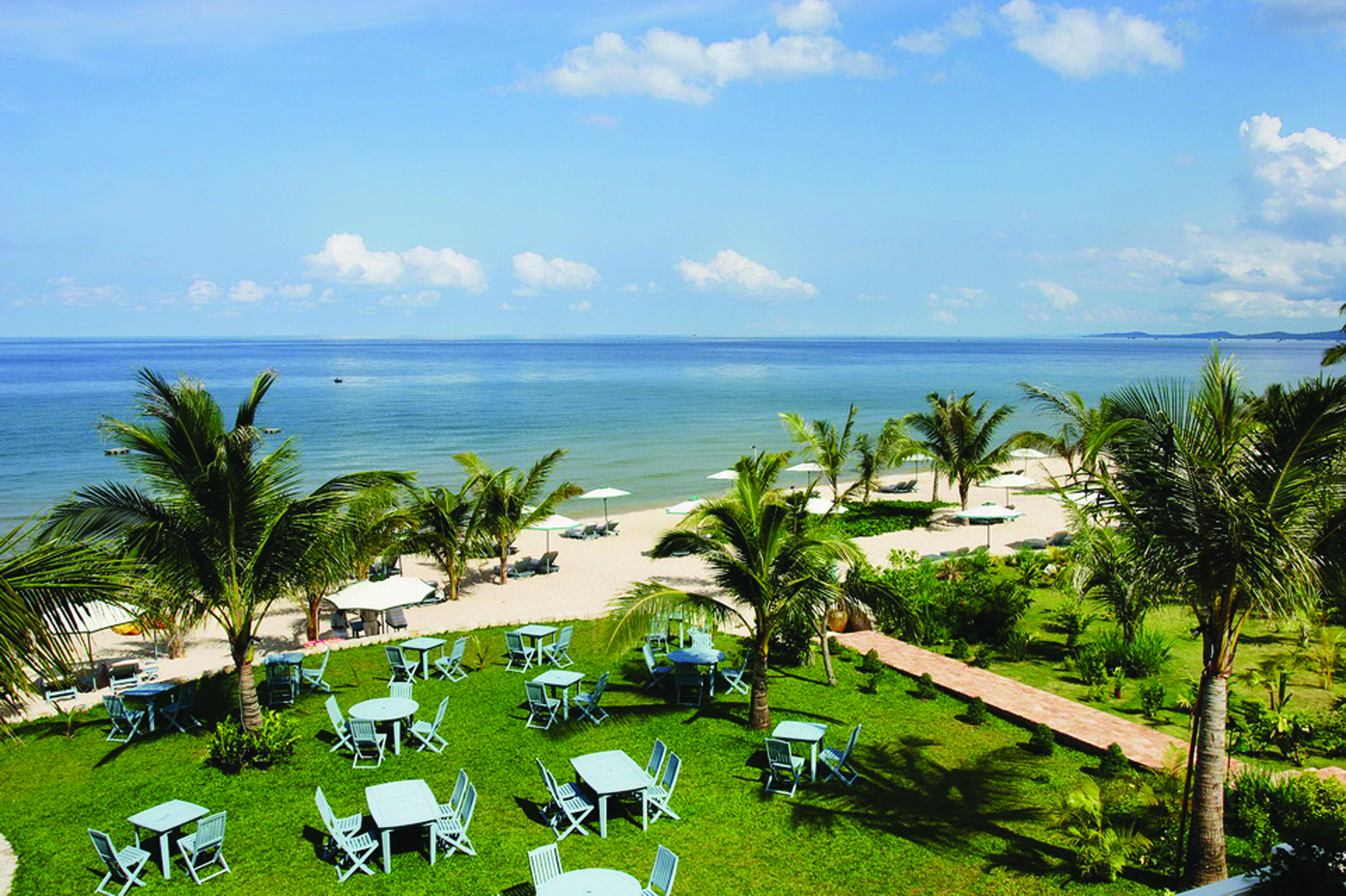 La Veranda Vietnam sandy beach sea sun loungers umbrellas 