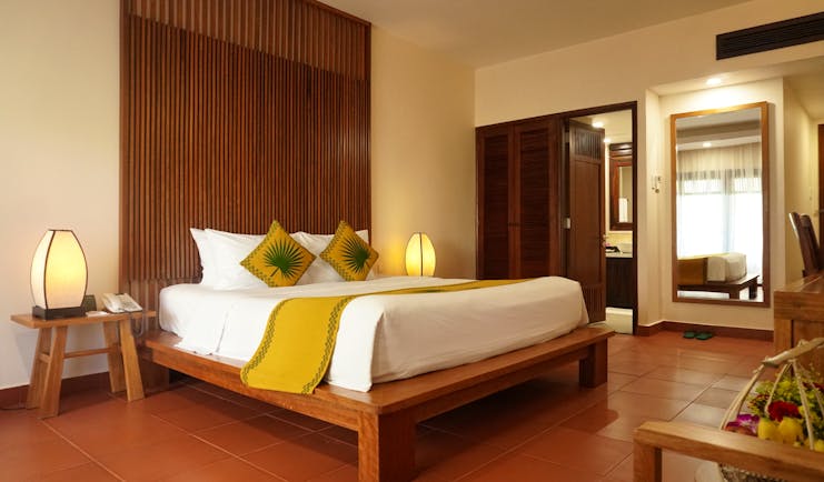 Palm Garden Resort superior room, double bed, ensuite bathroom, bright modern decor