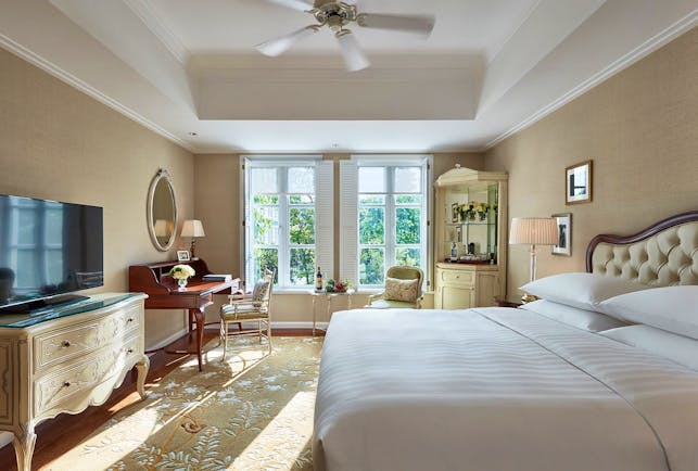 Park Hyatt Saigon garden view room, double bed, desk, elegant bright decor