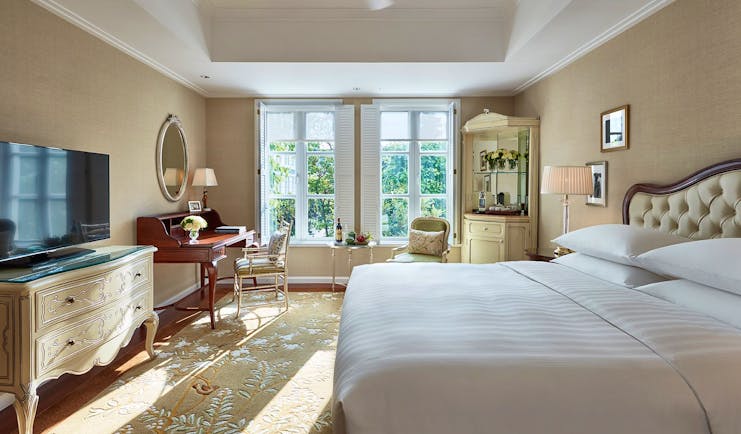 Park Hyatt Saigon garden view room, double bed, desk, elegant bright decor