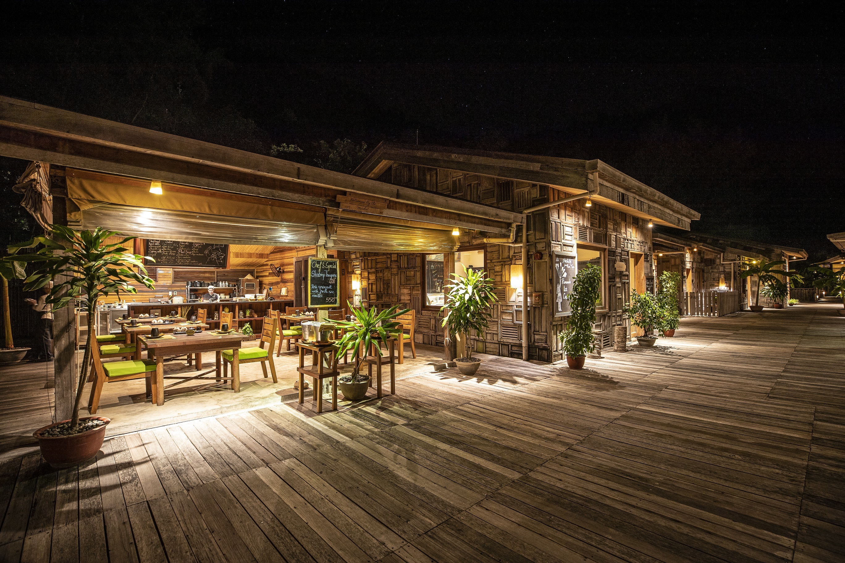 Six Senses Con Dao By The Market Restaurant