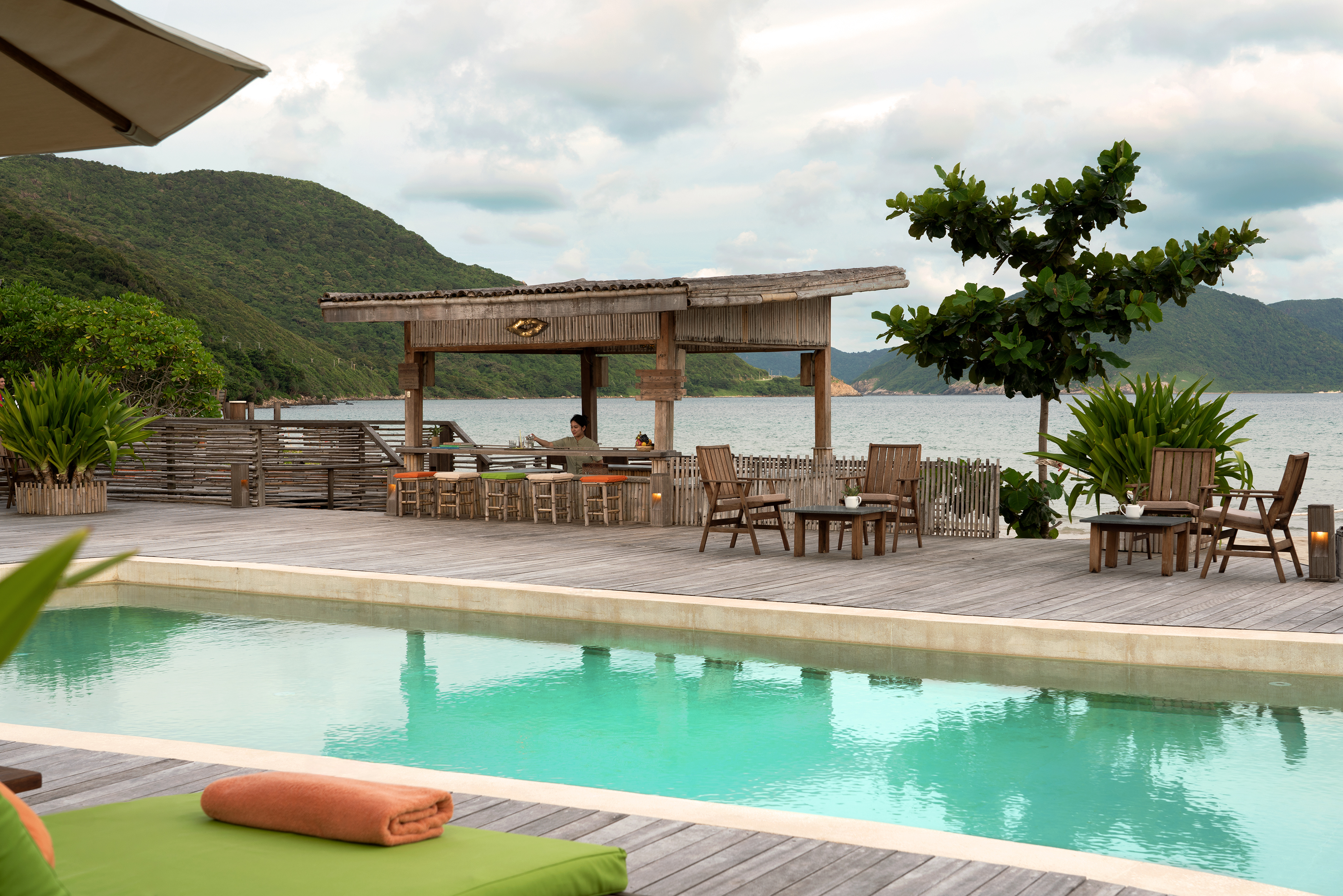 Six Senses Con Dao Splash Bar