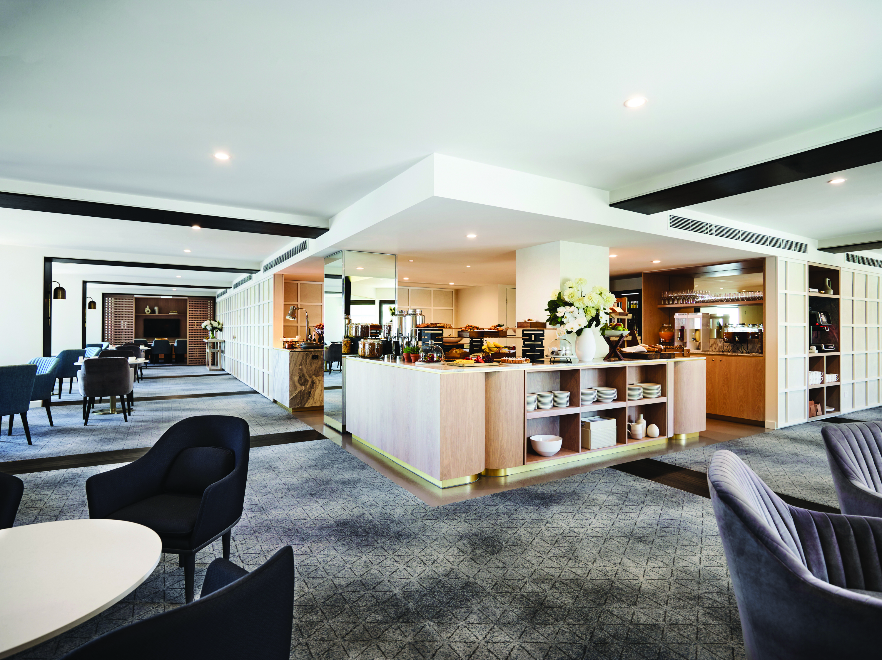 Four Seasons Sydney dining area with breakfast buffet laid out 