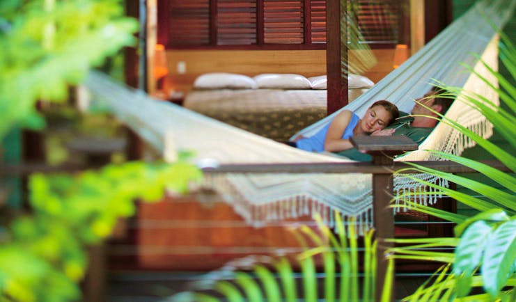 Silky Oaks Lodge Queensland hammock couple sleeping in a hammock together