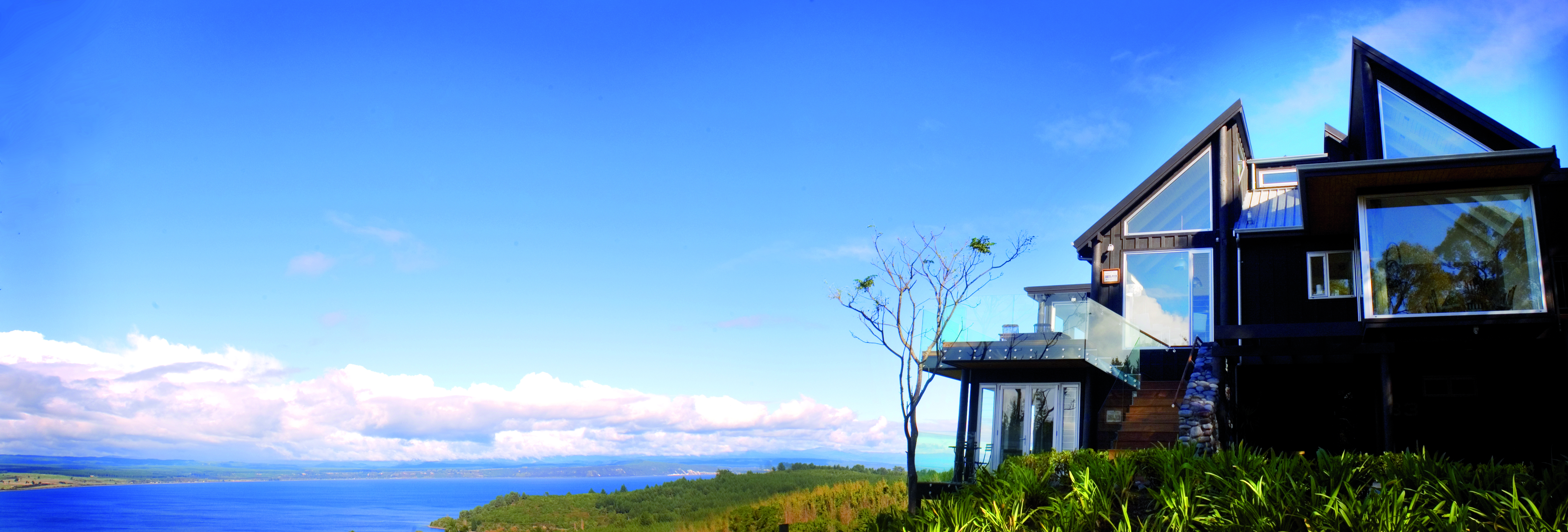 Acacia Cliffs Lodge Central North Island exterior modern building with deck