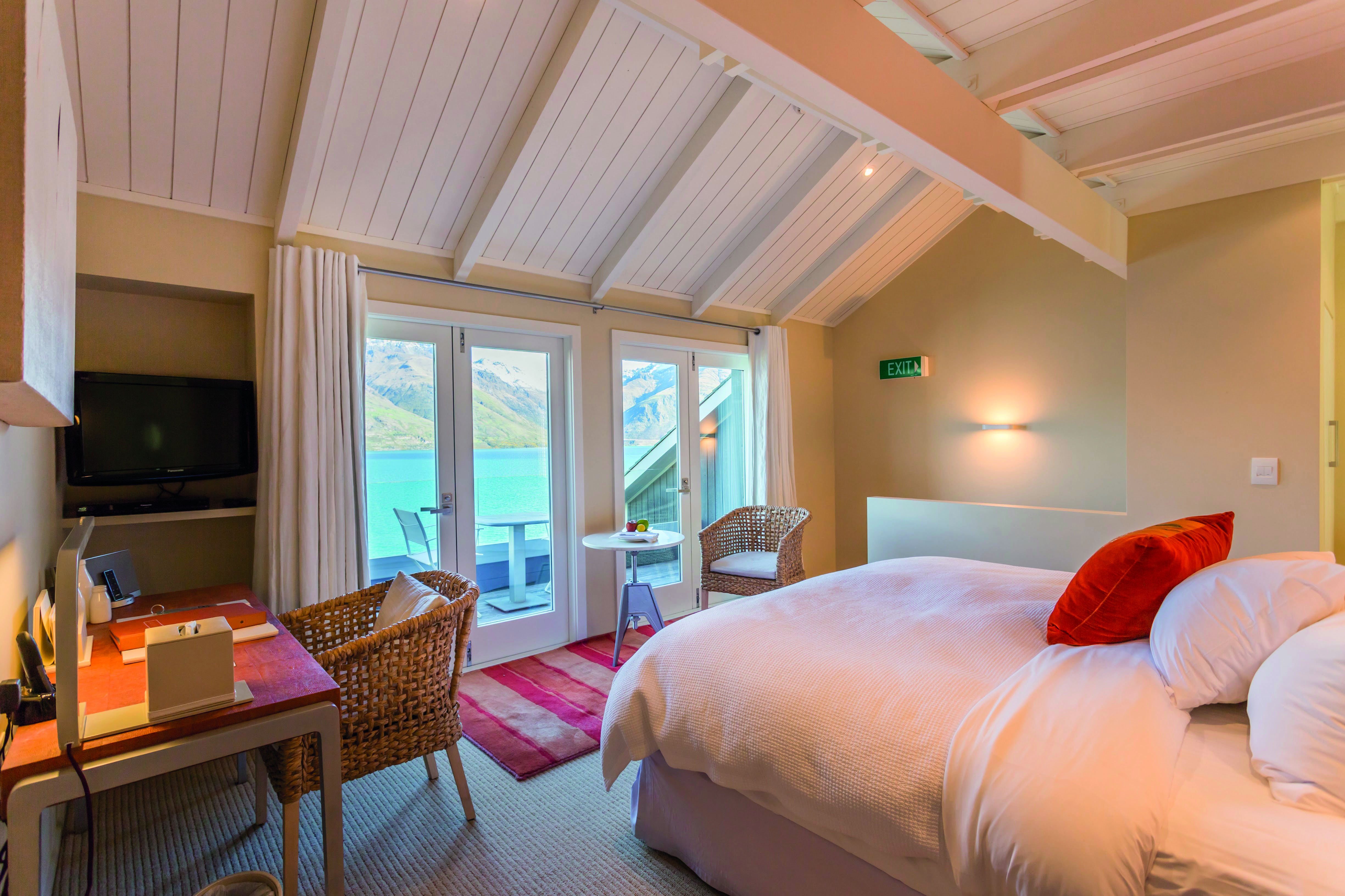 Matakauri Lodge Otago and Fiordland Matakauri bedroom with access to balcony with mountain view