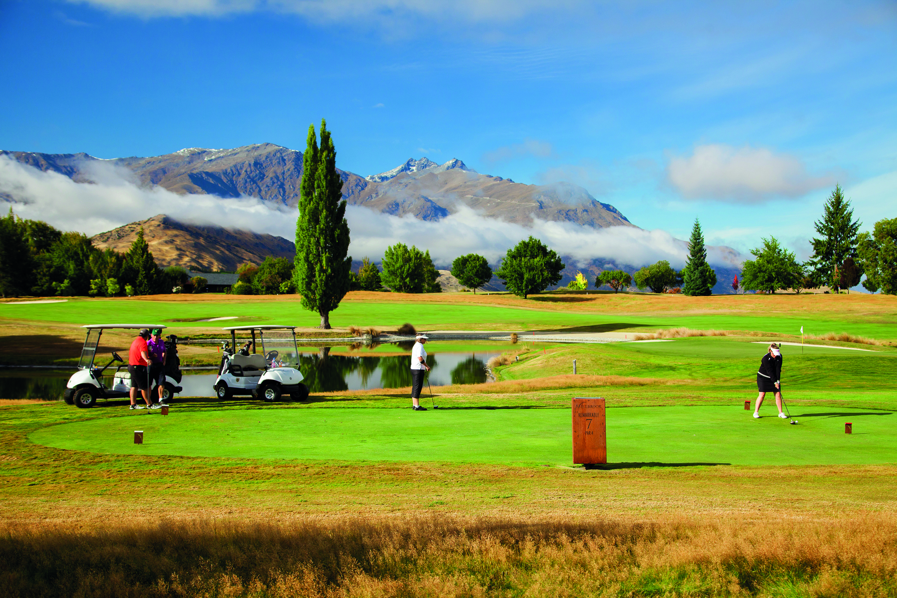 Millbrook Lodge Otago and Fiordland golf course with mountain view