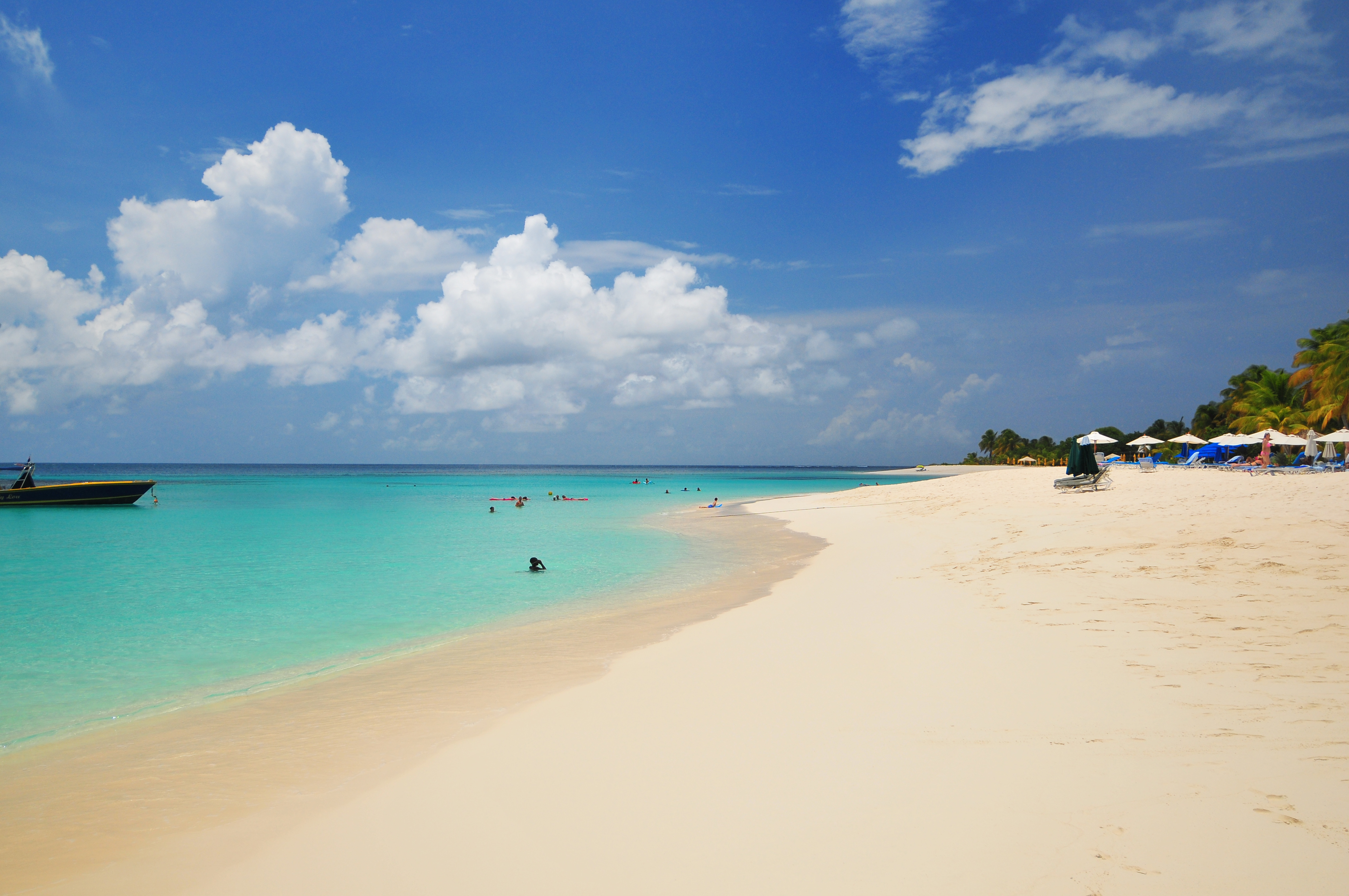 Shoal Bay in Anguilla, white sand beach, clear blue ocean