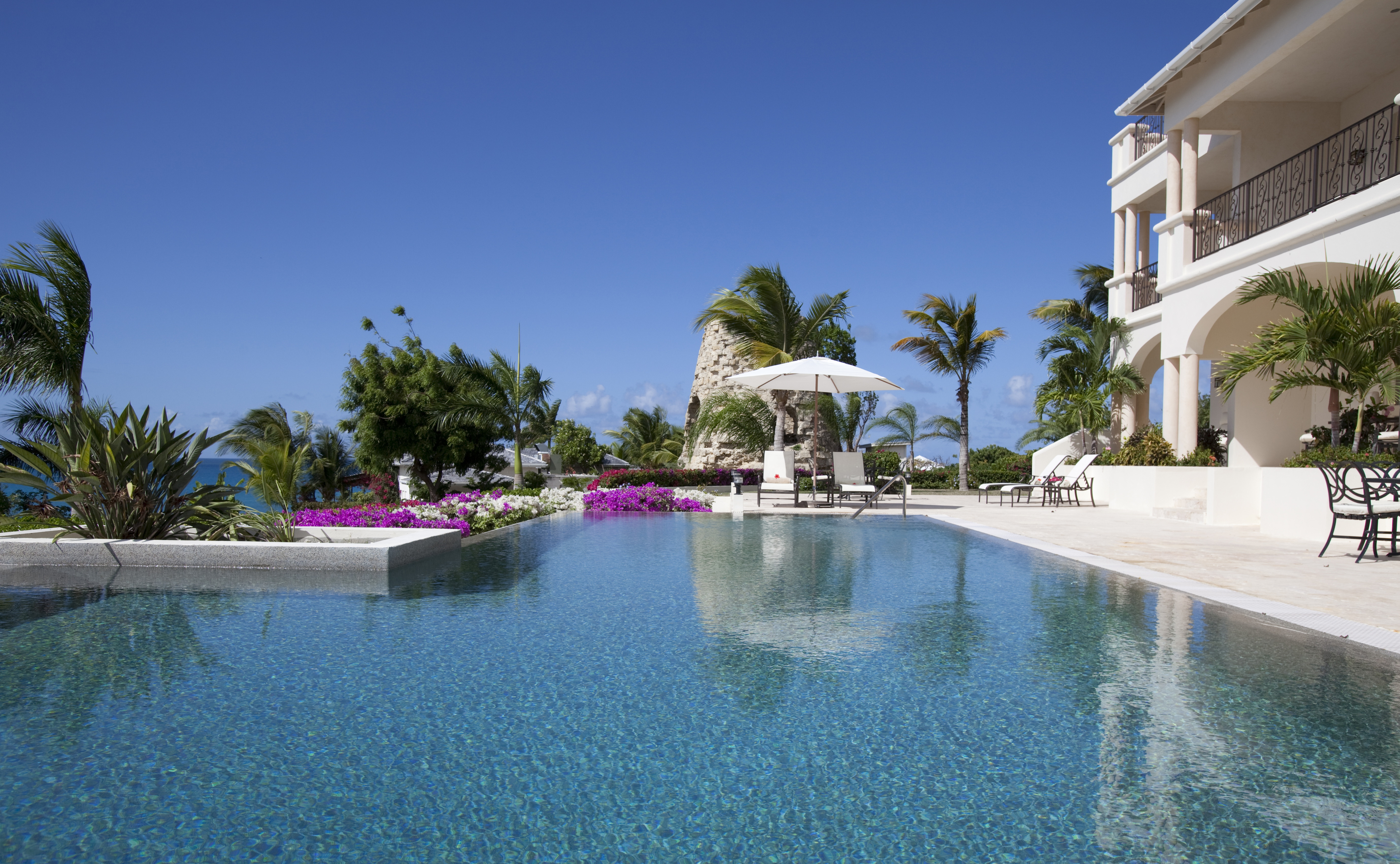 Blue Waters Antigua beach hotel