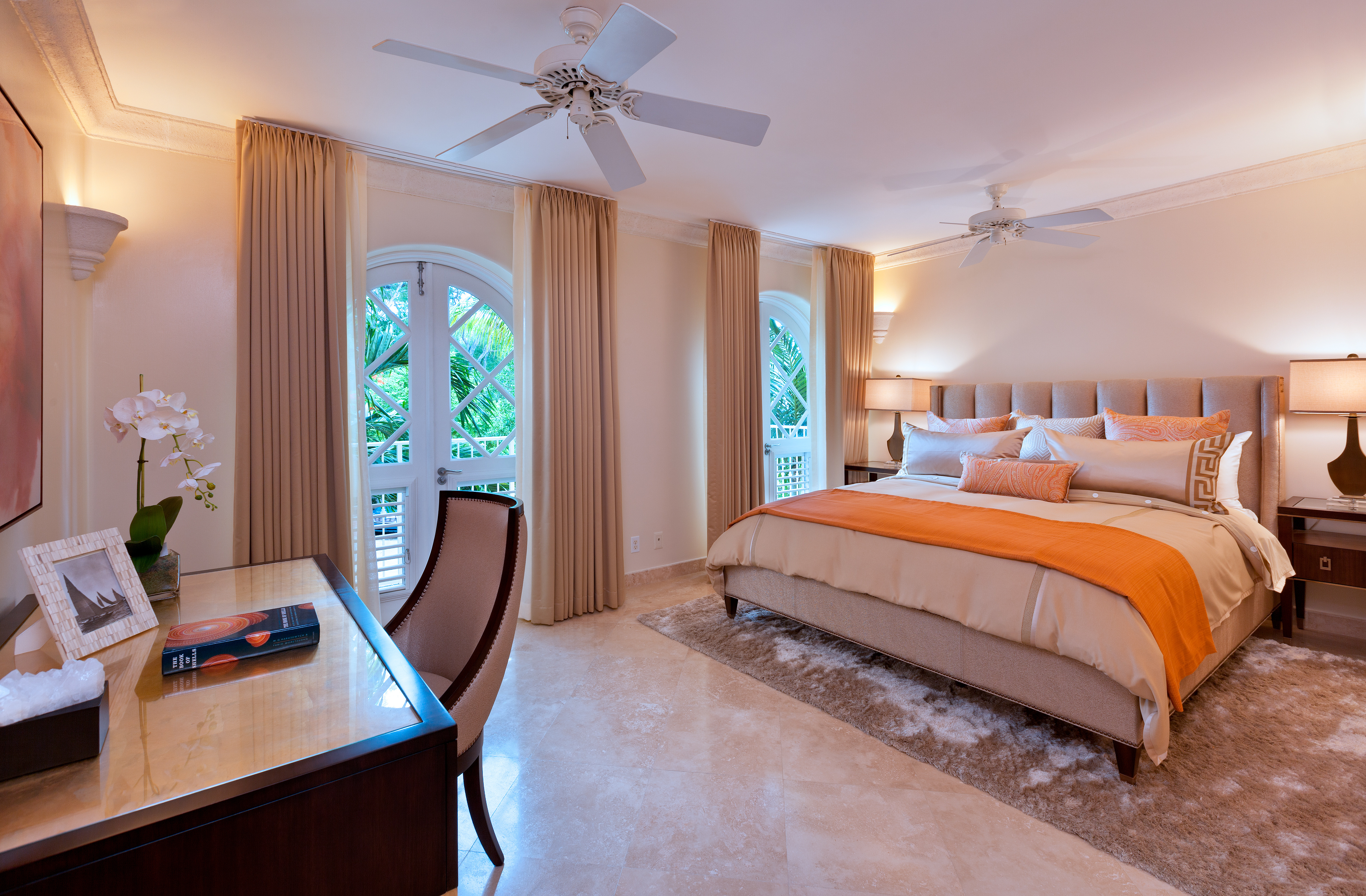 St Peters Bay guestroom, double bed, desk, bright modern decor