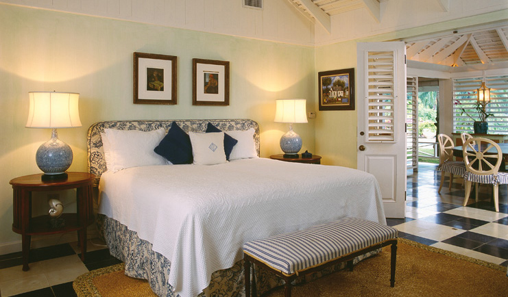 Round Hill Jamaica deluxe villa suite bedroom