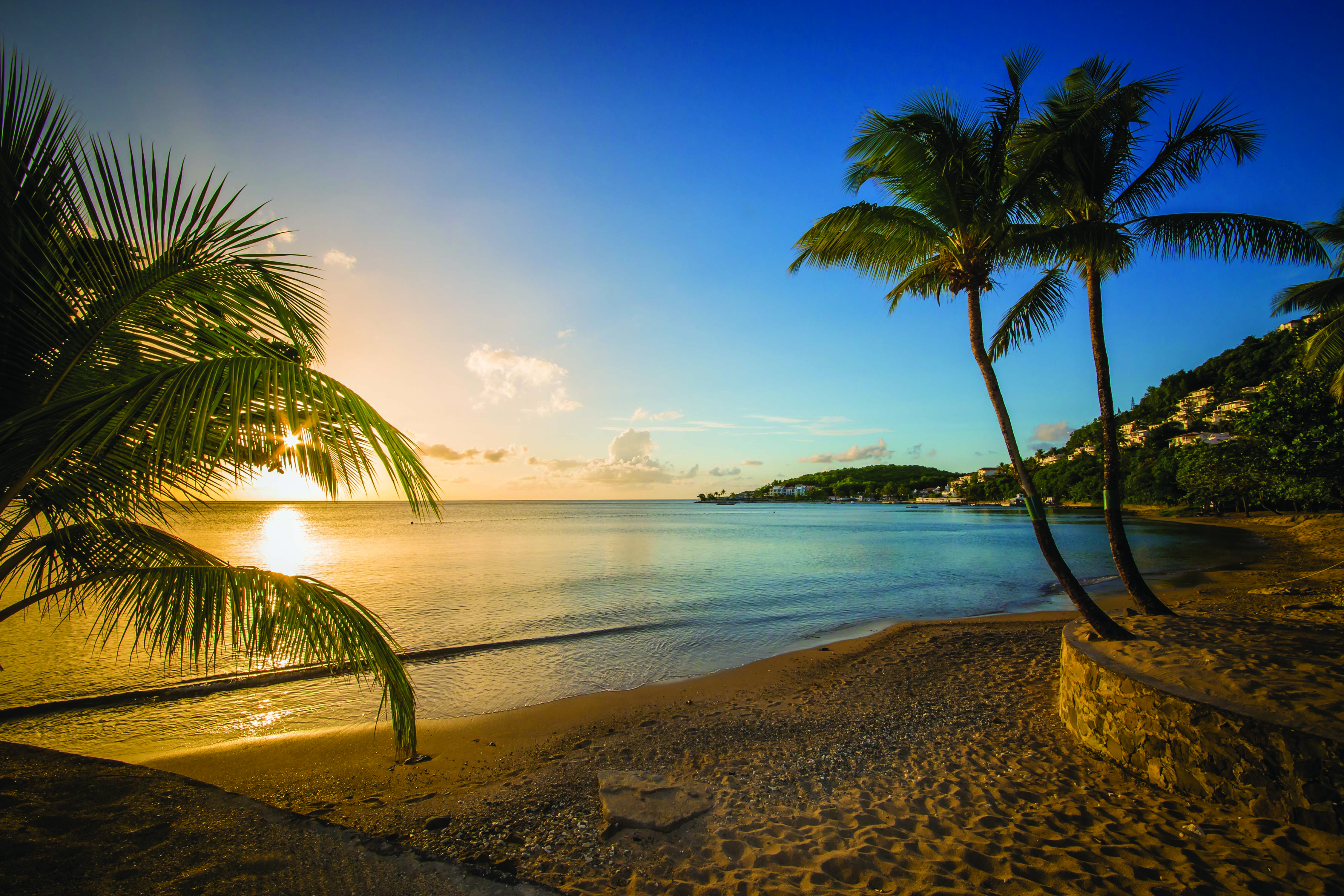 East Winds Inn St Lucia sunset beach sun going down on the horizon