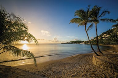 East Winds Inn St Lucia sunset beach sun going down on the horizon