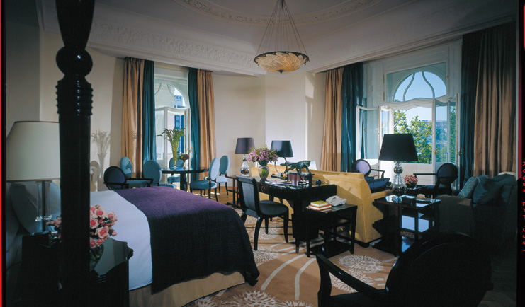 Four Seasons Gresham Palace Hungary bedroom writing desk seating area lounge