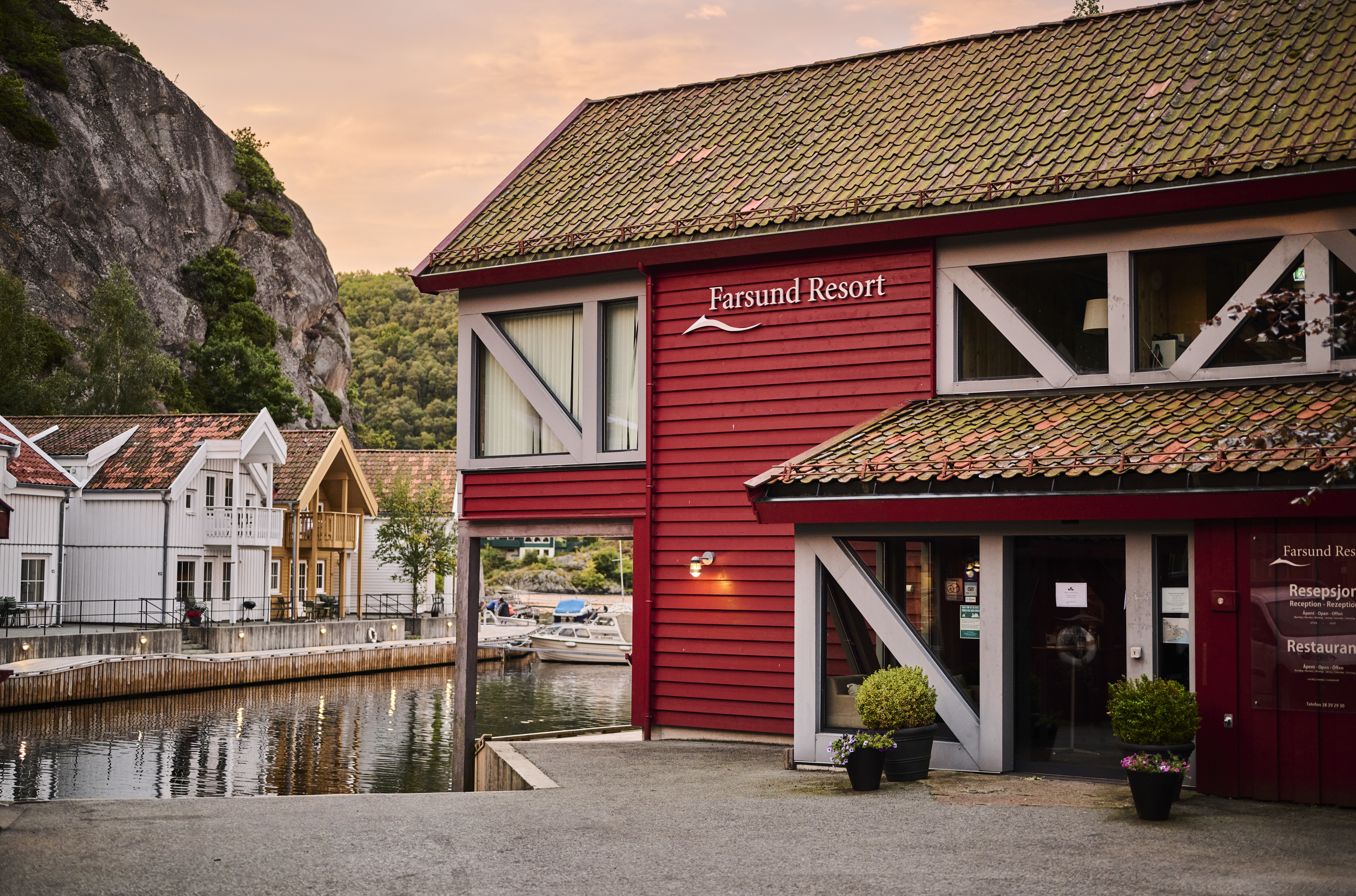 Farsund Resort Restaurant in red-wooden building