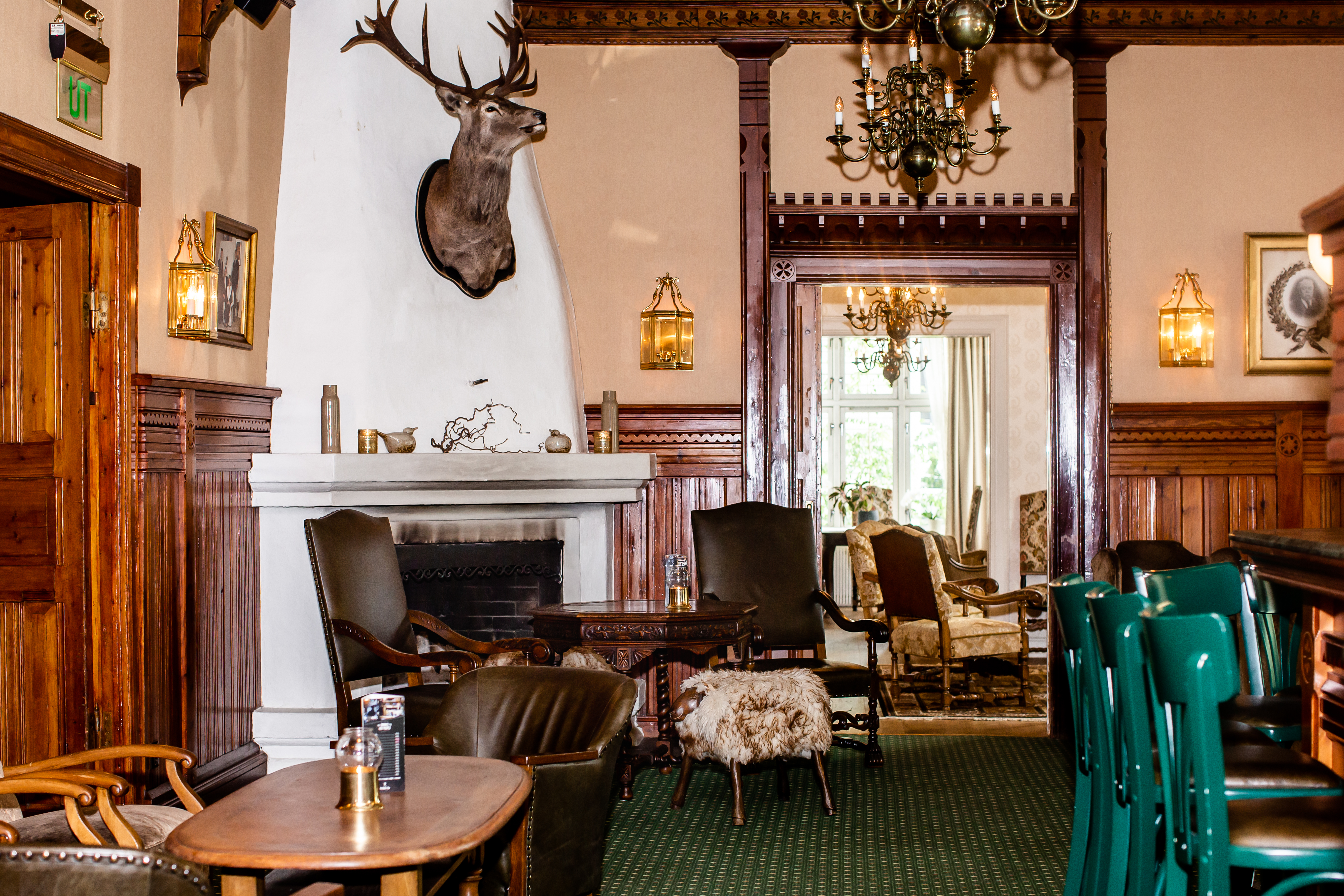 Fleischer's Hotel, Tove Lise Mossestad