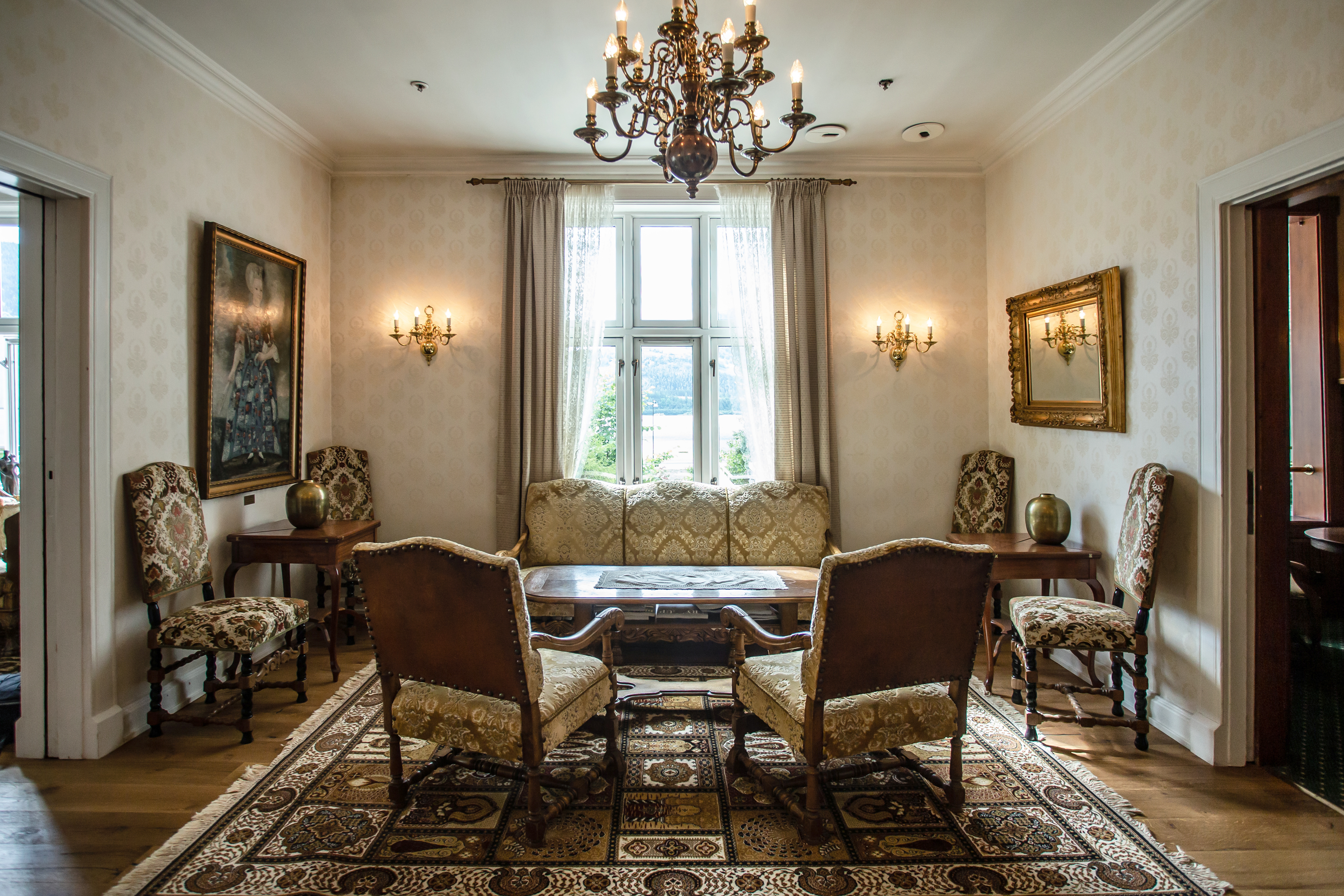 Fleischer's Hotel, Tove Lise Mossestad