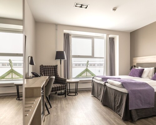 Fru Haugans Hotel river view room