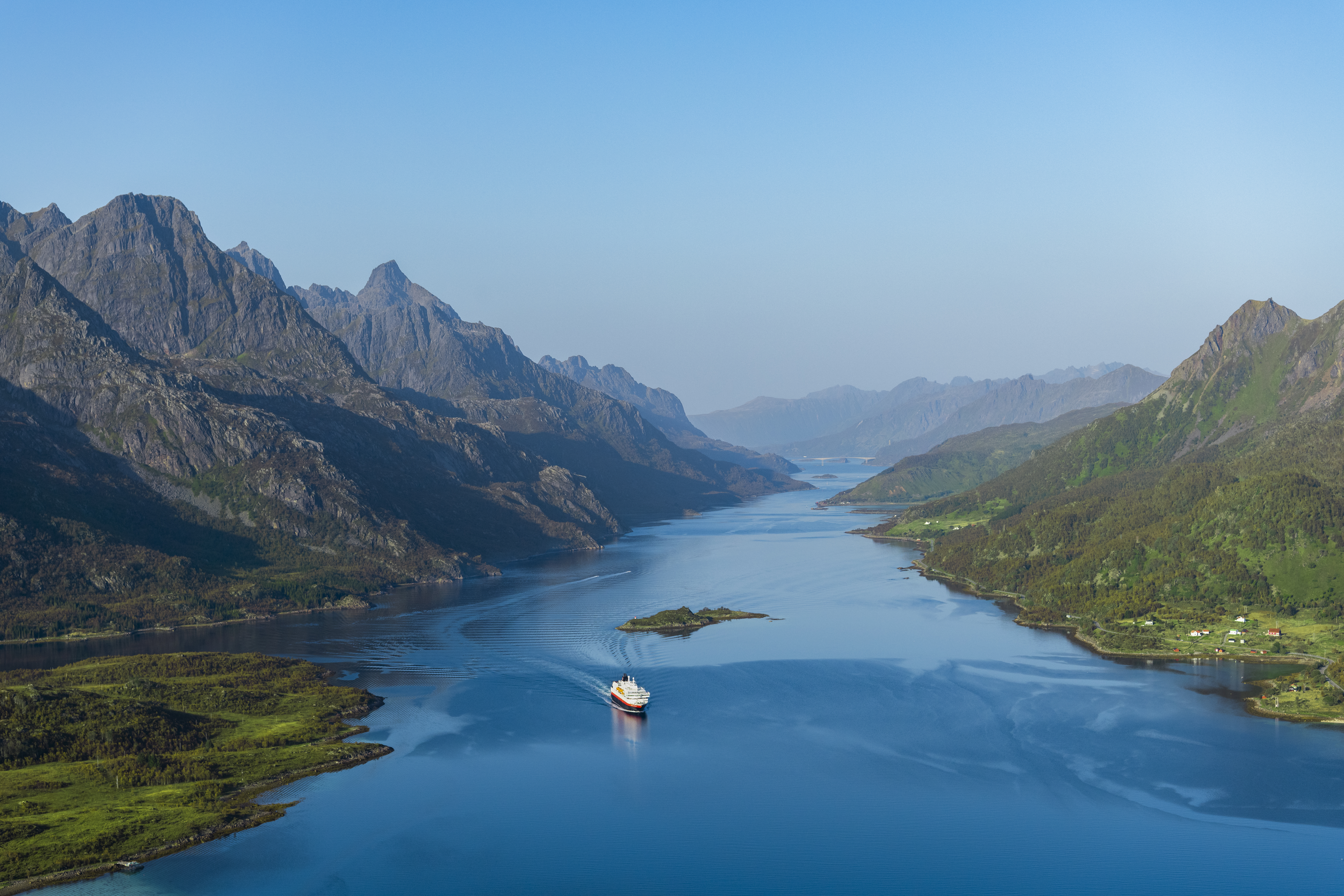 Hurtigruten boat MS Kong Harald Photo Stian Klo