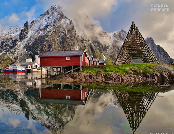 Svinoya Rorbuer red houses built over water