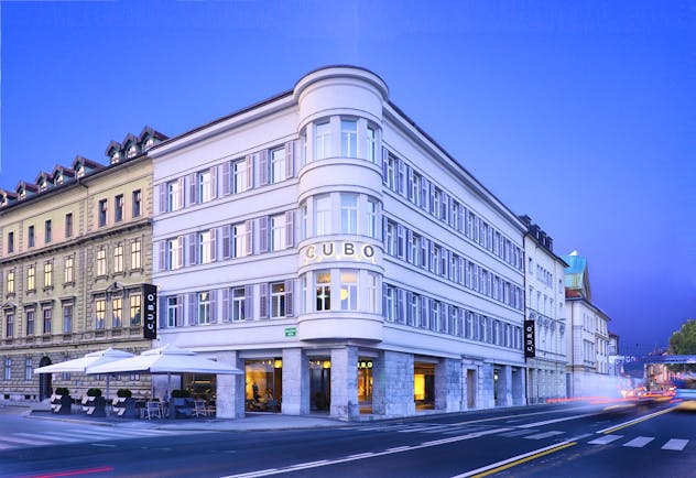 Hotel Cubo exterior, grand hotel building on street corner