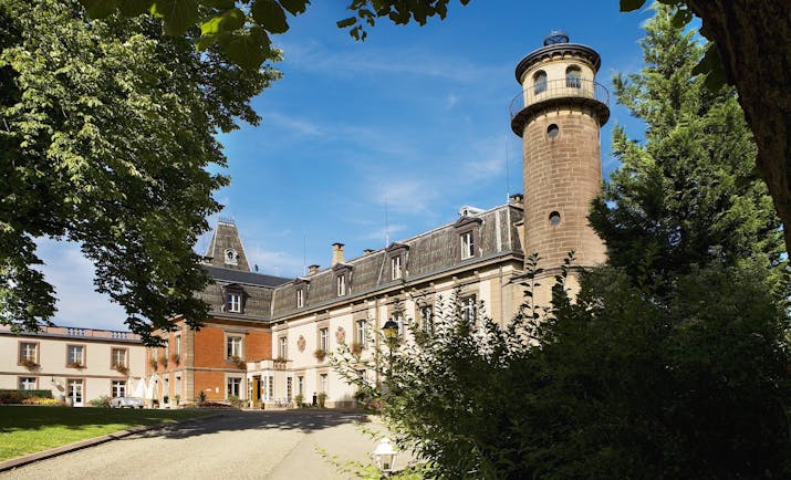 Chateau d'Isenbourg exterior of front with tower on end