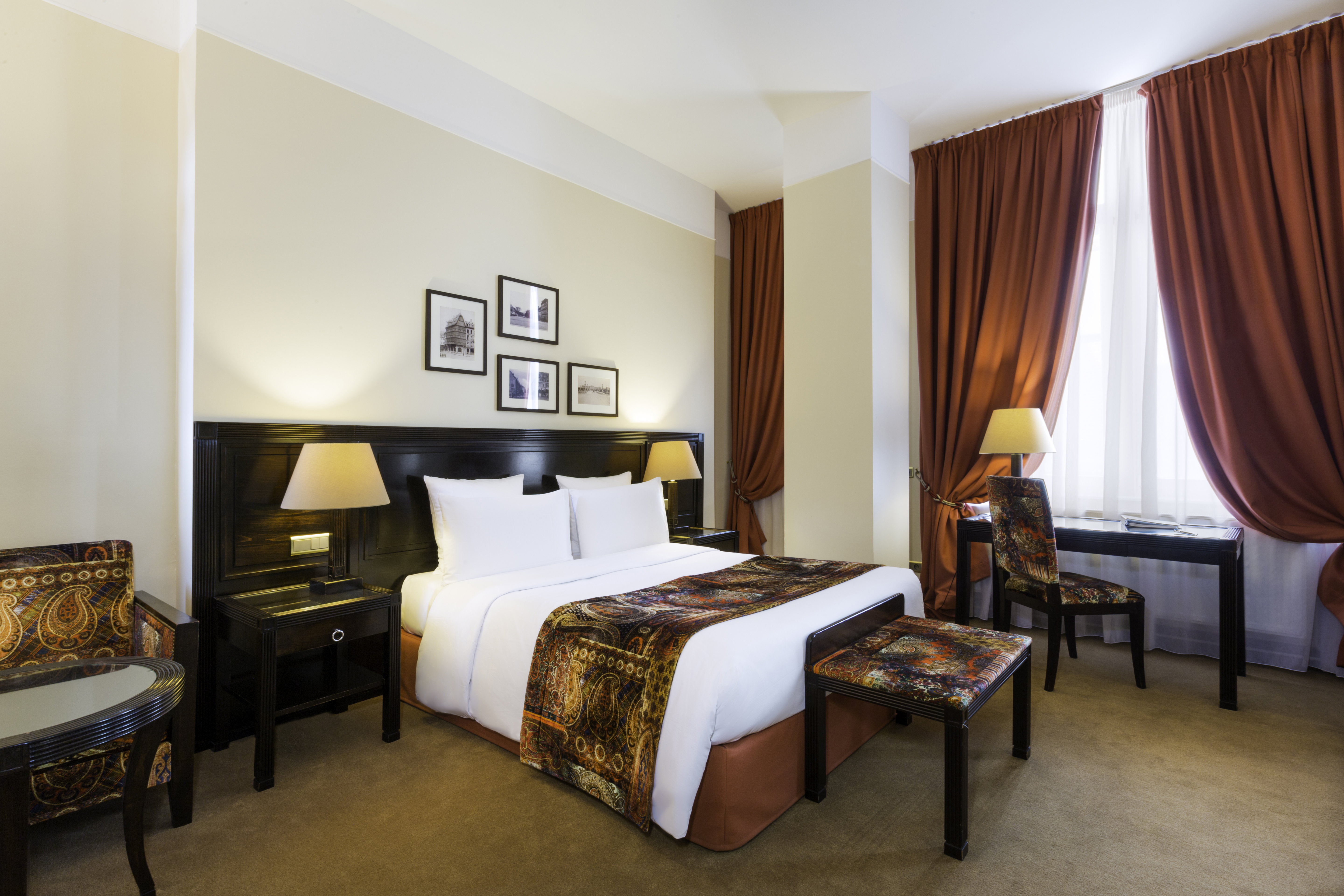 Hotel Regent Contades deluxe red room