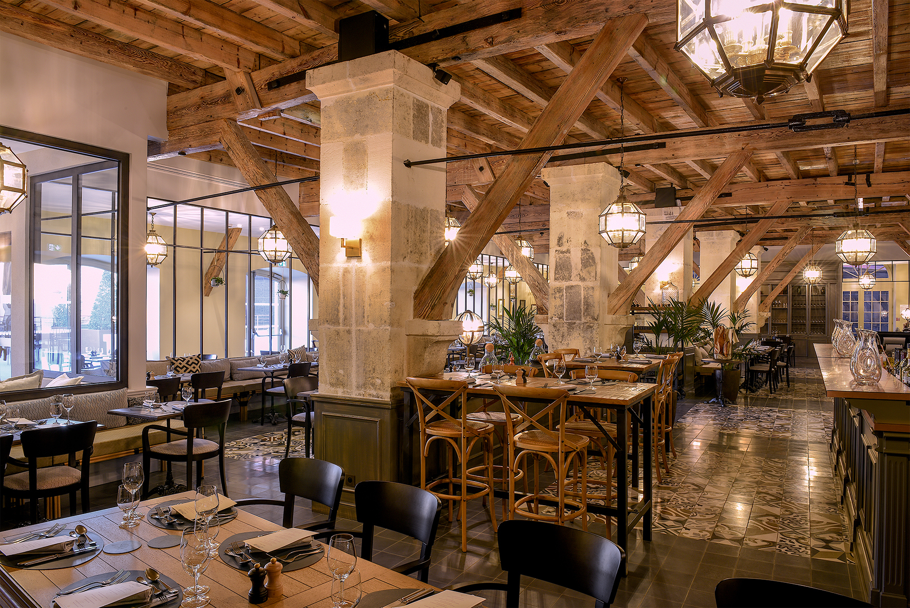 Brasserie restaurant with wooden beams at Chais Monnet Cognac