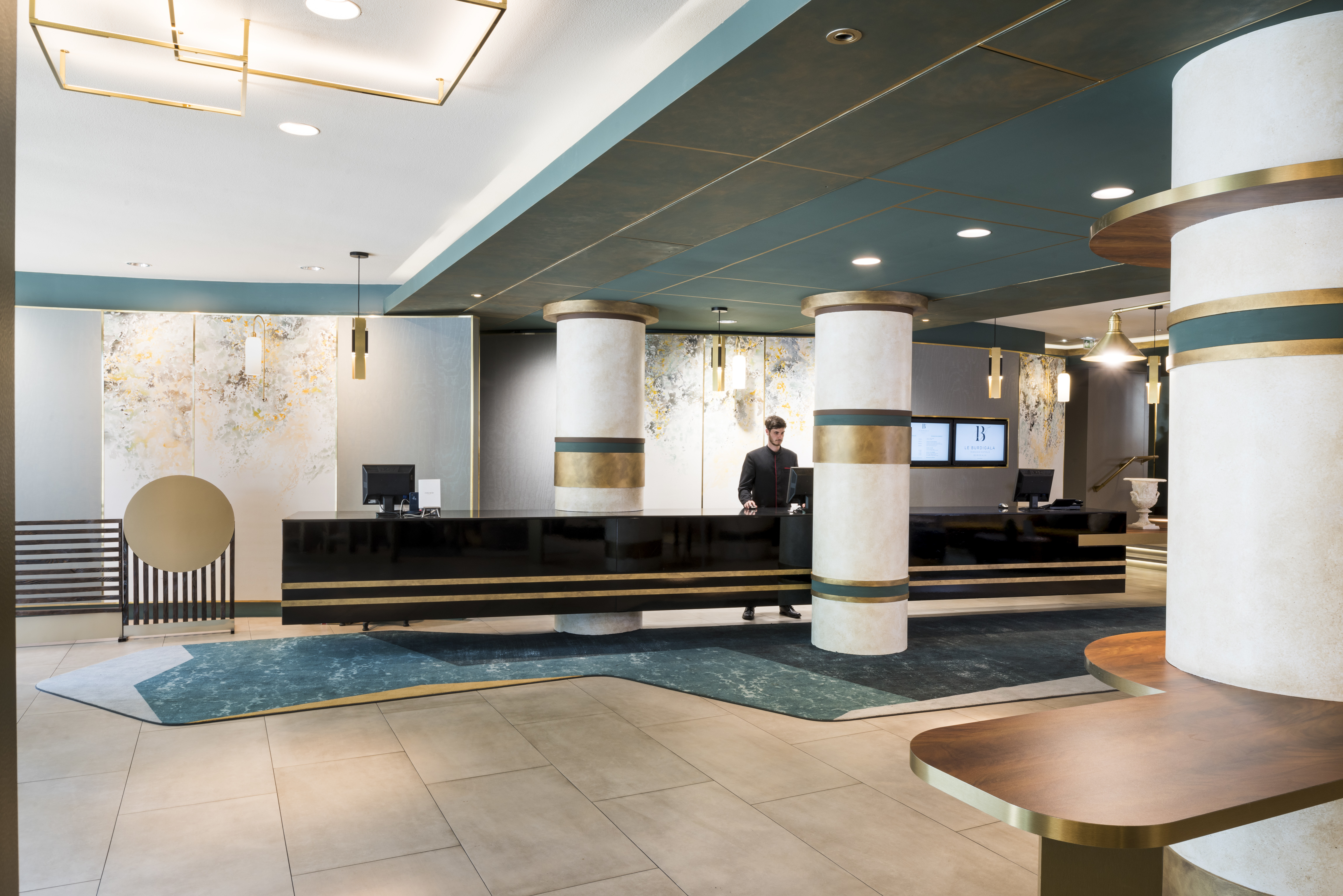 Le Burdigala Bordeaux reception with white columns