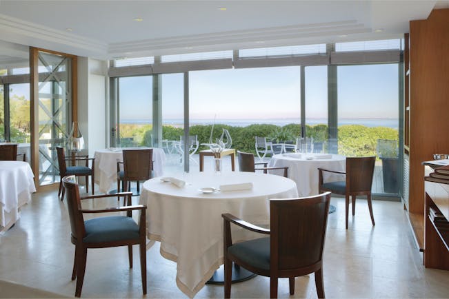 Hotel Anne de Bretagne Brittany restaurant indoor dining area with sea view