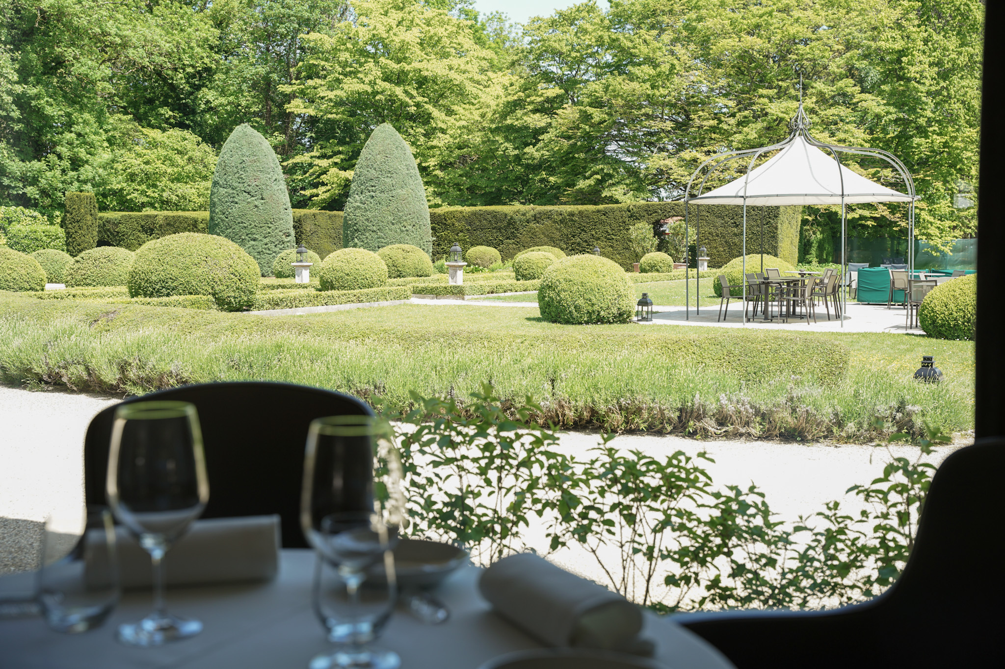 Hostellerie de Levernois Table de Levernois (Photo: Maison Kalos)