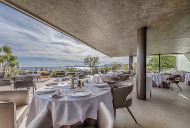 Le Cap d'Antibes Beach Hotel Cote d'Azur outdoor dining area overlooking the sea