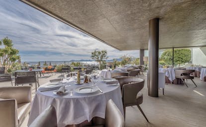 Le Cap d'Antibes Beach Hotel Cote d'Azur outdoor dining area overlooking the sea