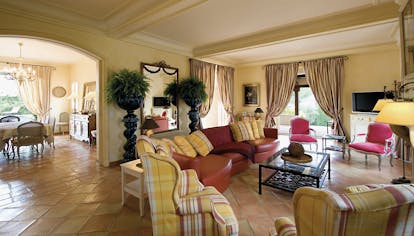 Le Mas de Pierre Cote d'Azur lounge salon with sofas and armchairs