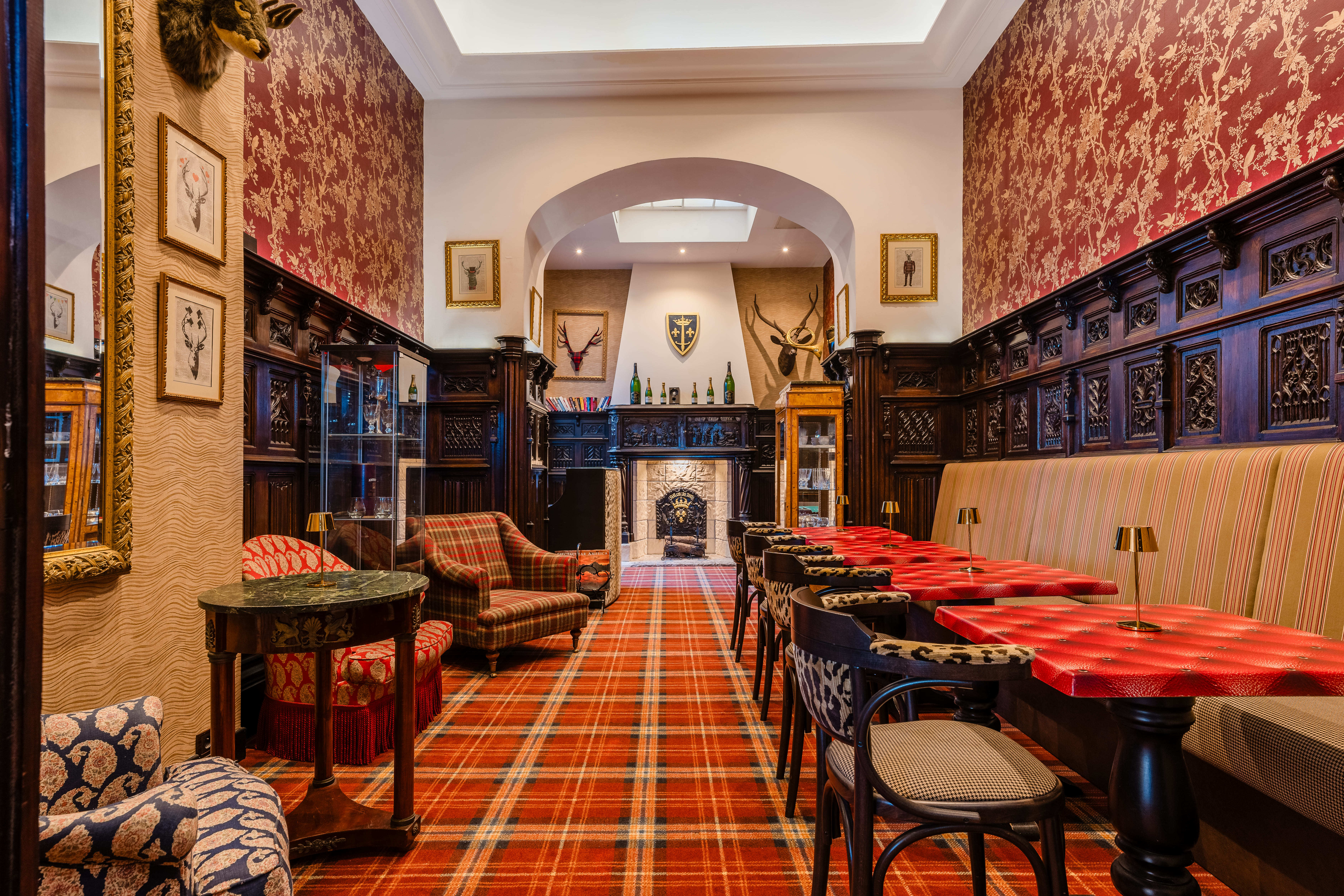 Hotel West End Horse Guard Bar