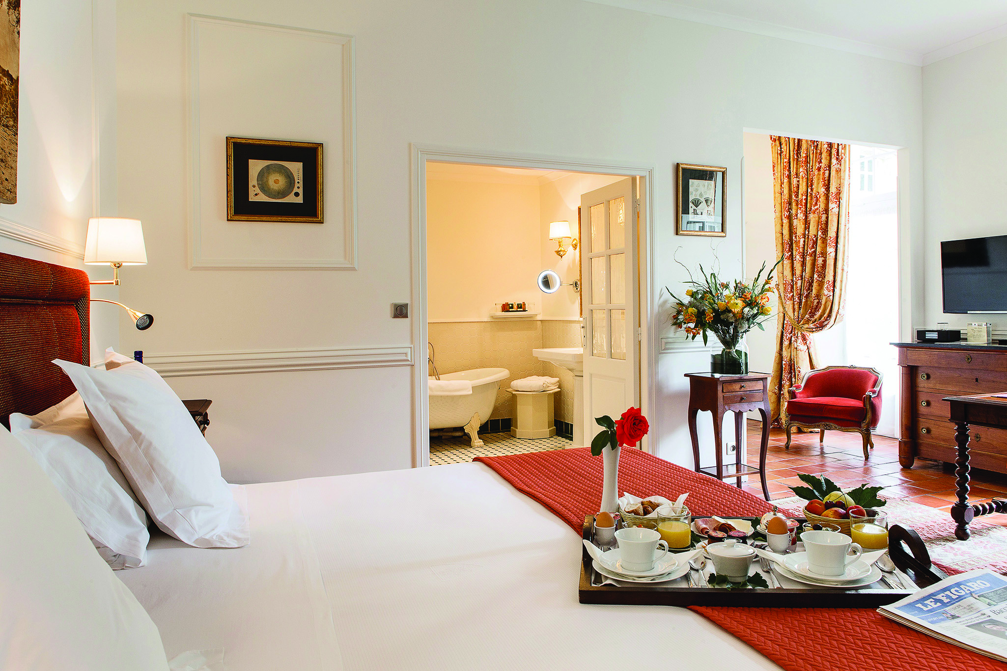 Chateau des Vigiers Dordogne prestige bedroom with view to bathroom