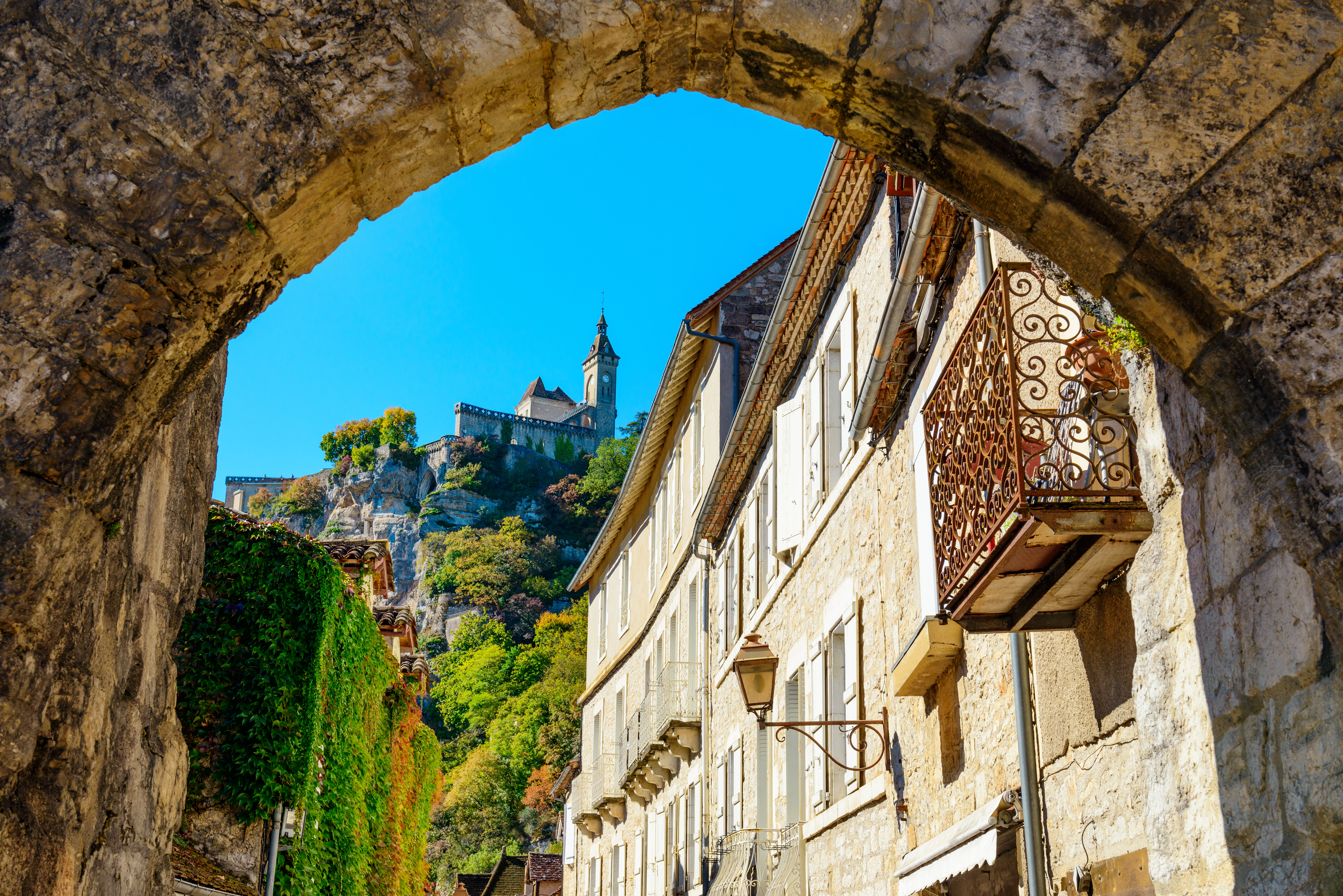 Archway and village houses in Rocamadour in the Dordogne
