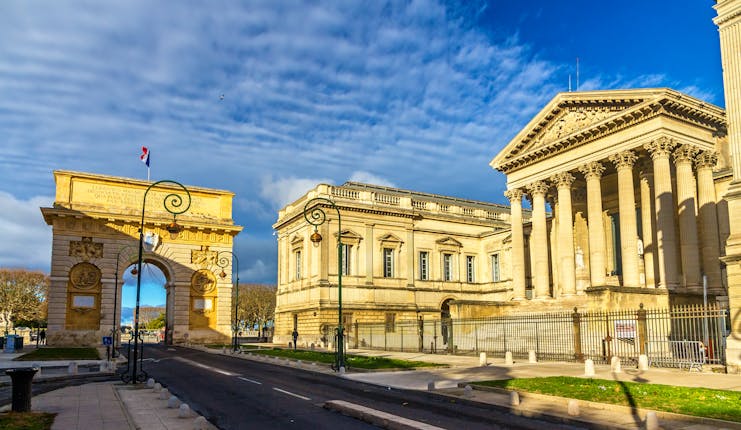 Triumphal arch and classical style courthouse in Montpellier