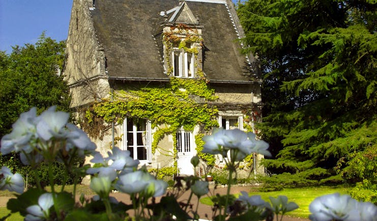 Country history hotel Loire valley Tortiniere