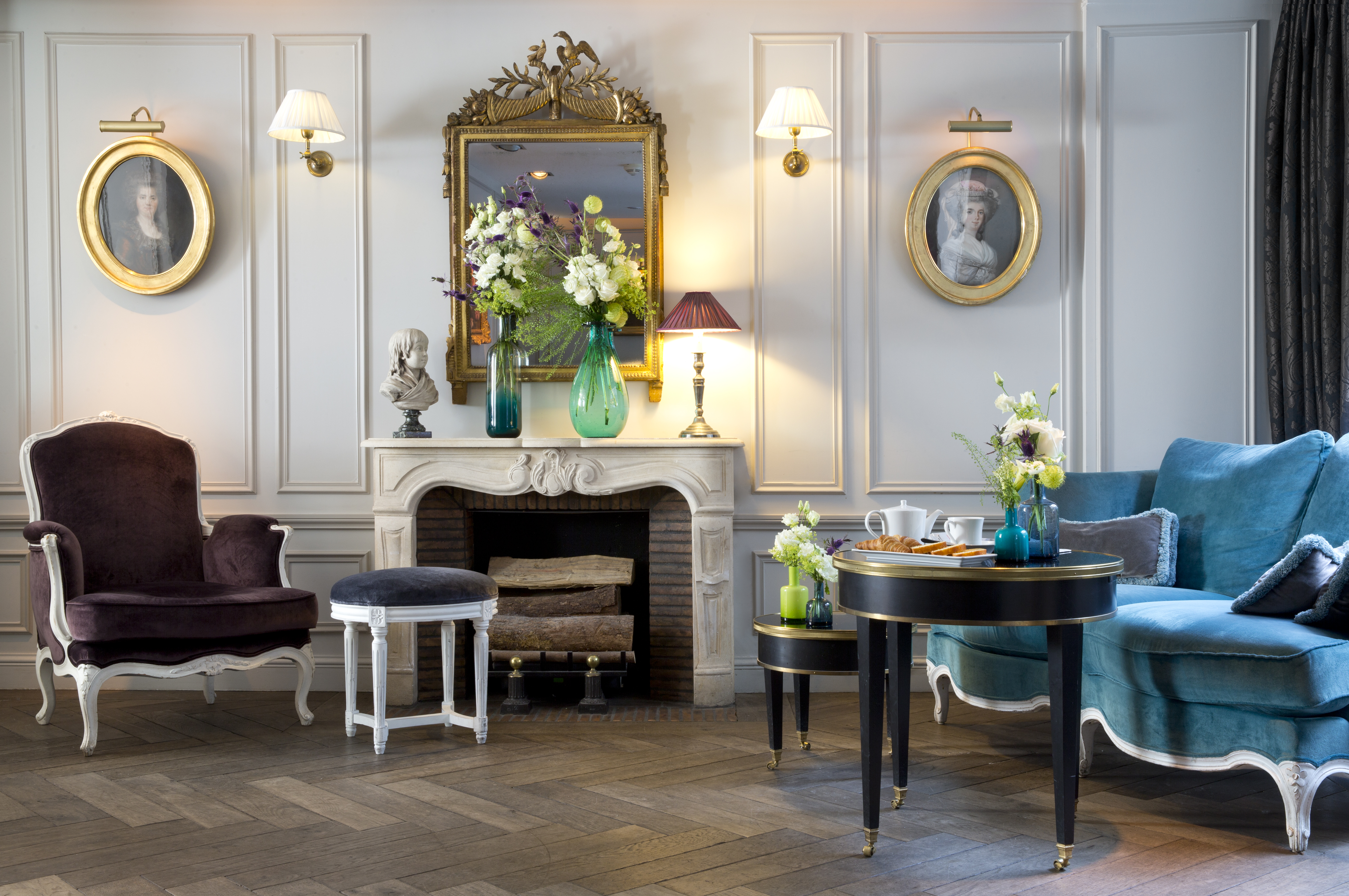 Hotel de Buci lobby, velvet armchair, velvet sofa, elegant decor