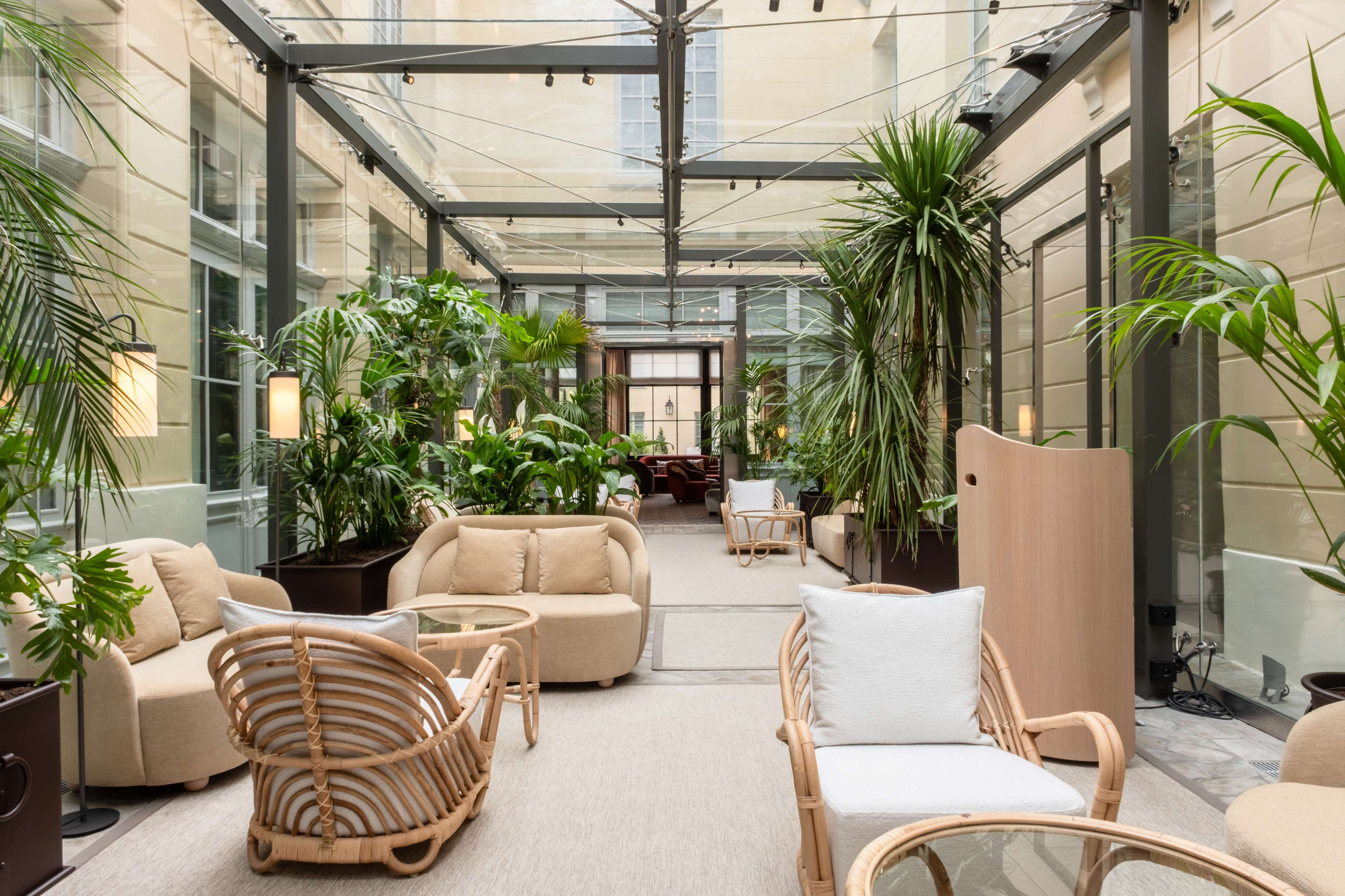 Hotel Les Lumieres Winter Garden