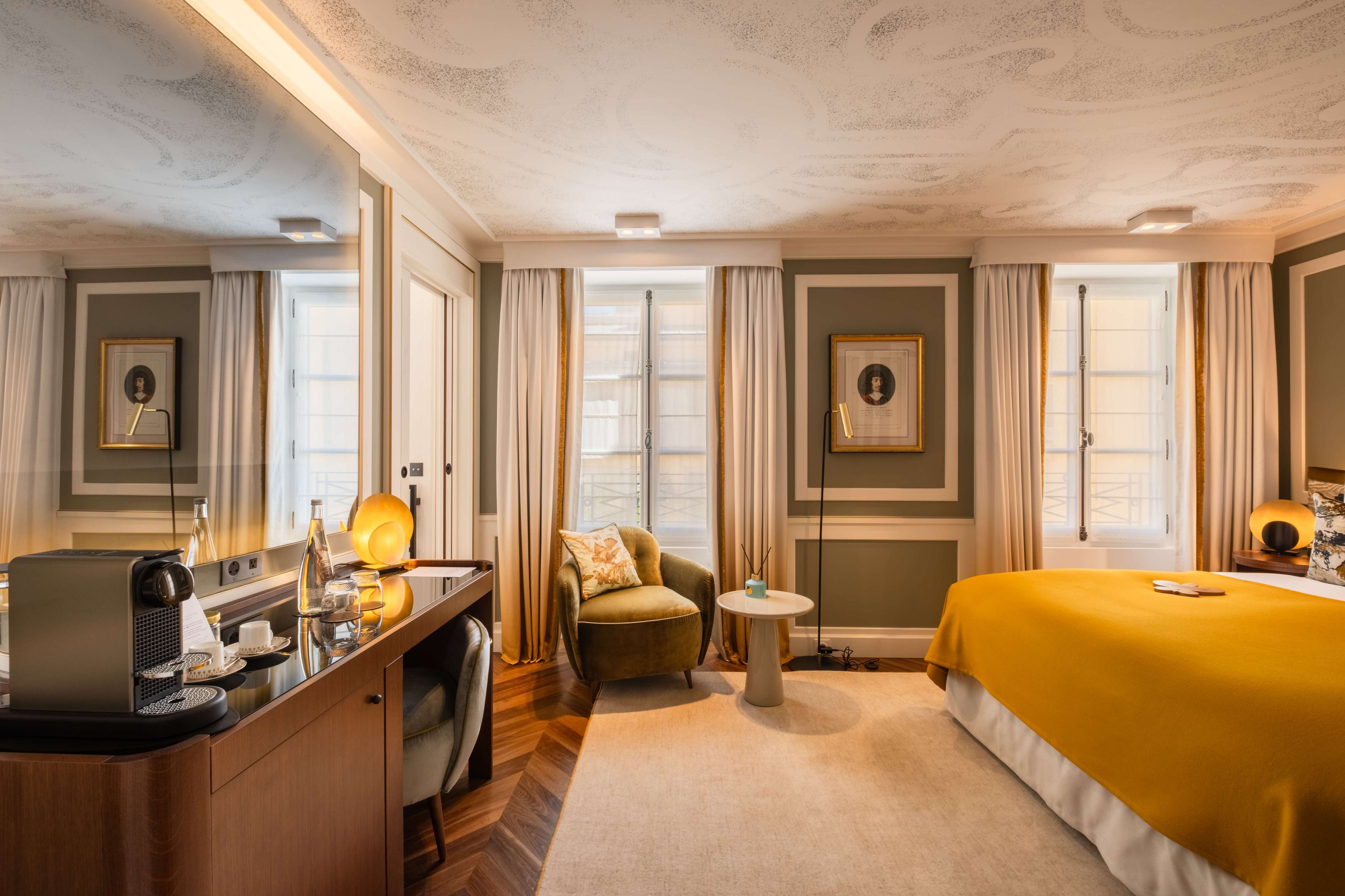 Hotel Les Lumieres Superior Room