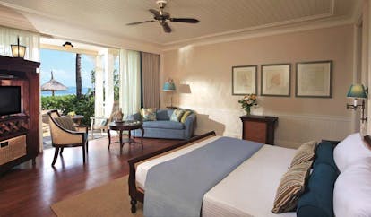 Le Telfair Mauritius seaview suite bed sofa modern décor 