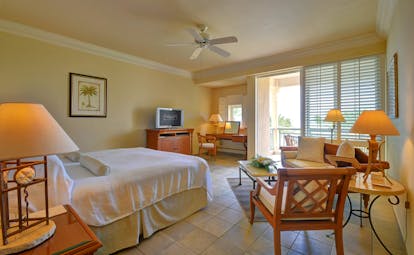 Ocean view room with double bed and balcony with ocean view 