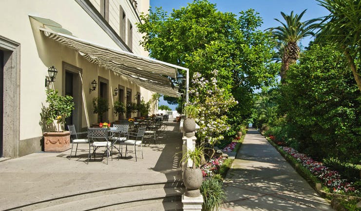 Grand Hotel Cocumella Amalfi Coast terrace outdoor dining area 