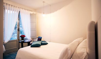 La Locanda Delle Donne Monache Basilicata classic room bed modern décor